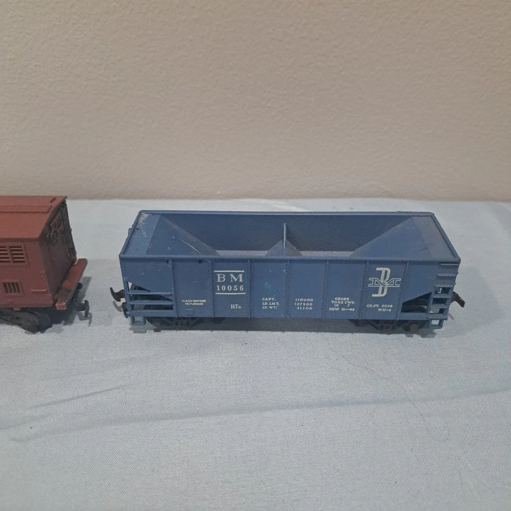 VTG HO Scale Model Train Lot Santa Fe Rock Island Union 76 Rolling Stock Parts